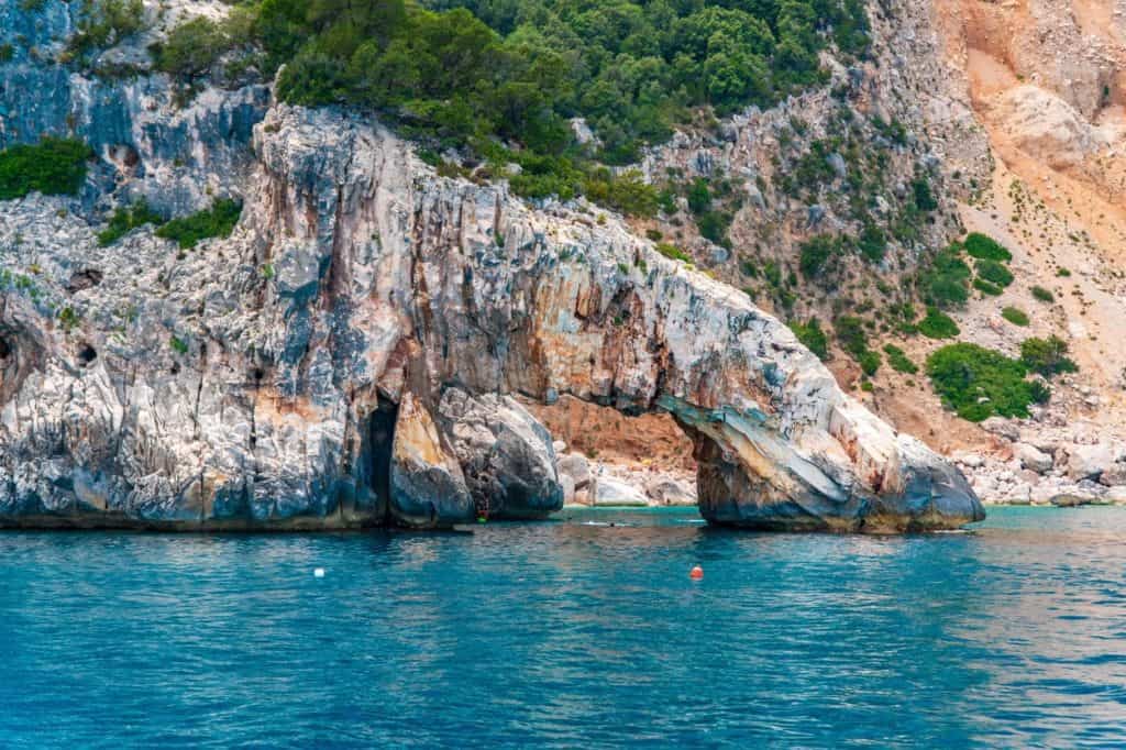 sardynia - groty i klify orosei