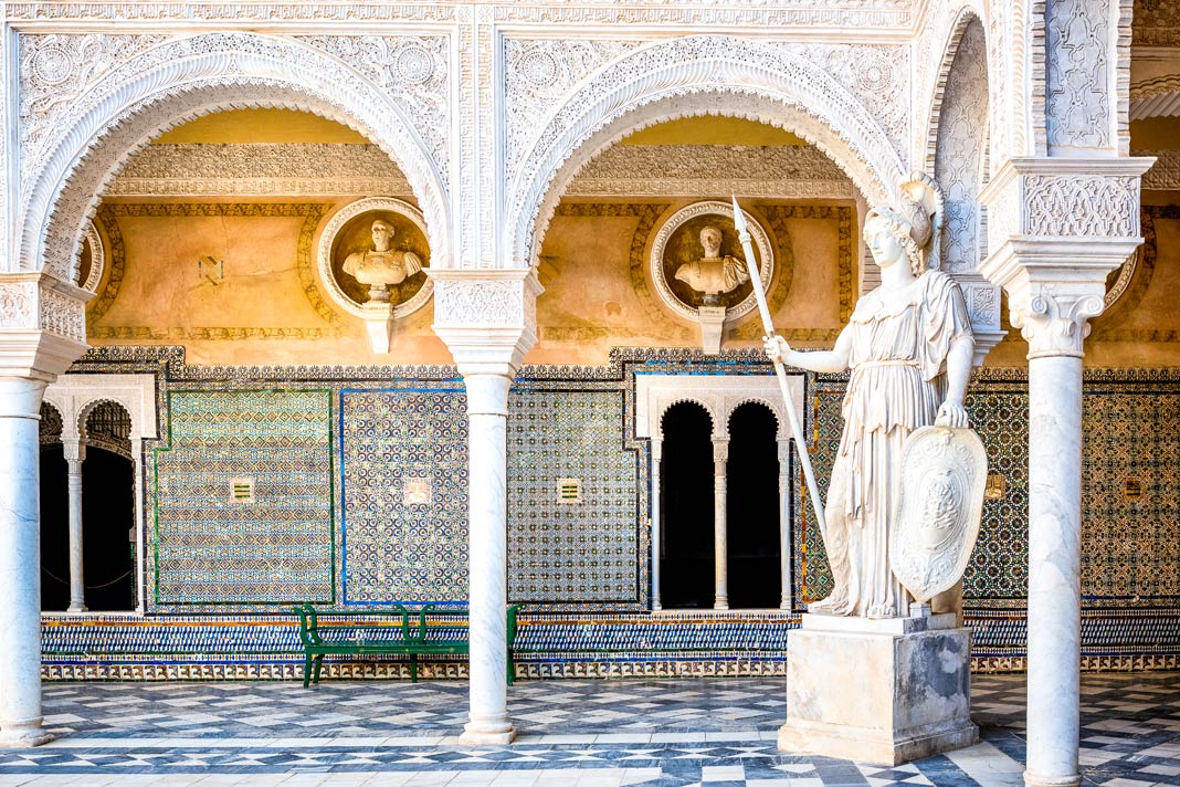 Blick in den Innenhof des reich verzierten Casa de Pilatos