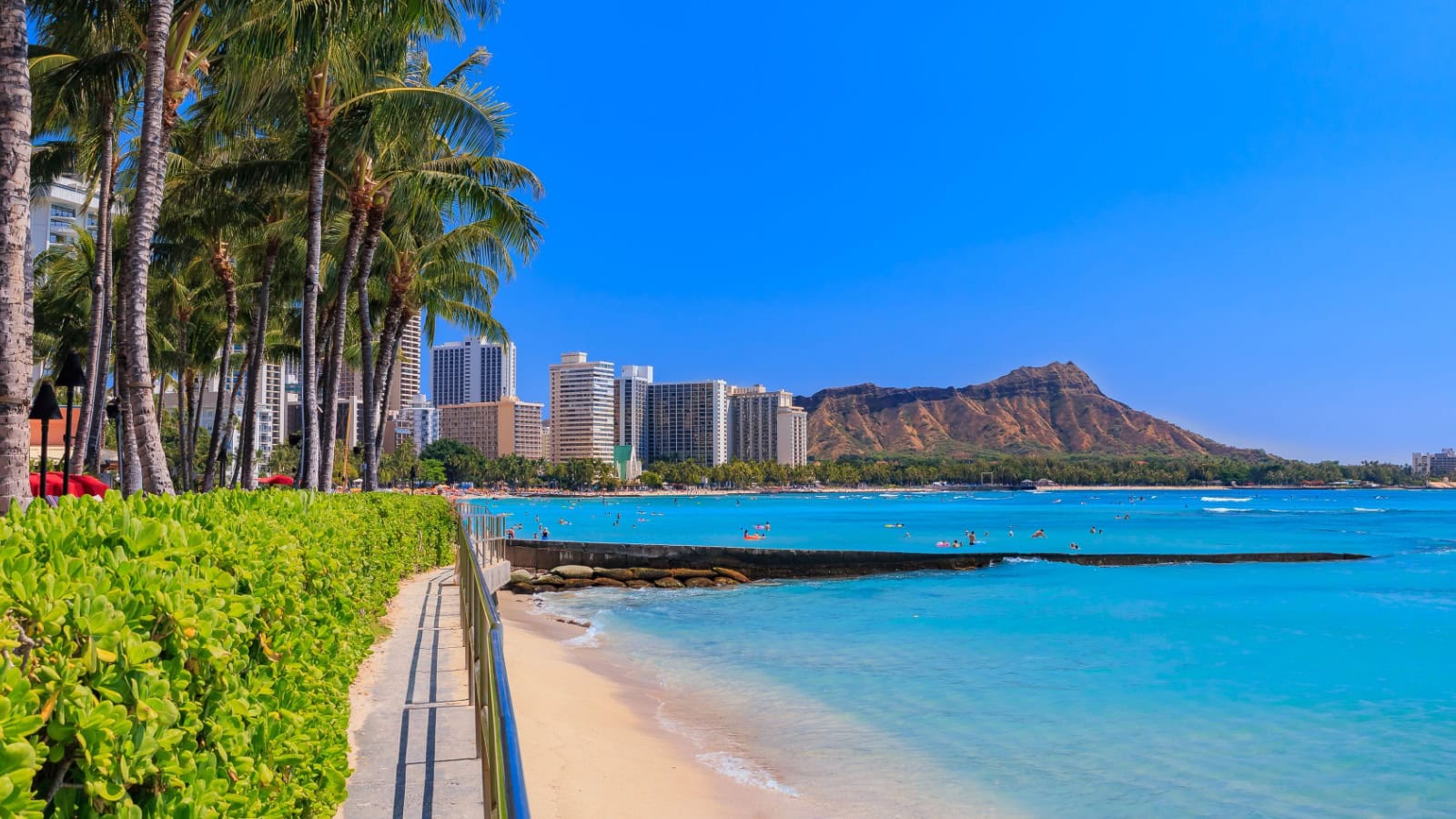 American Cities You Should Leave Right Now (But Most People Aren’t)