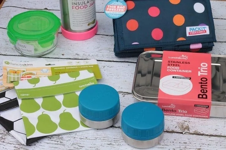 Green up the kids' lunch-- ditch the plastic bags with one of these options! Here's my honest review of a variety of reusable bags. Reusable Lunch Supplies from Mighty Nest