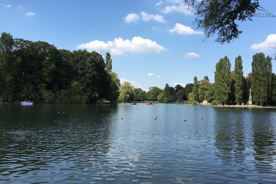 Tretboote auf dem Kleinhesseloher See