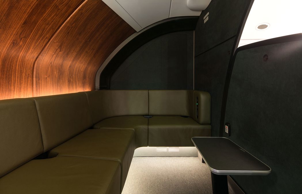 qantas lounge in the sky