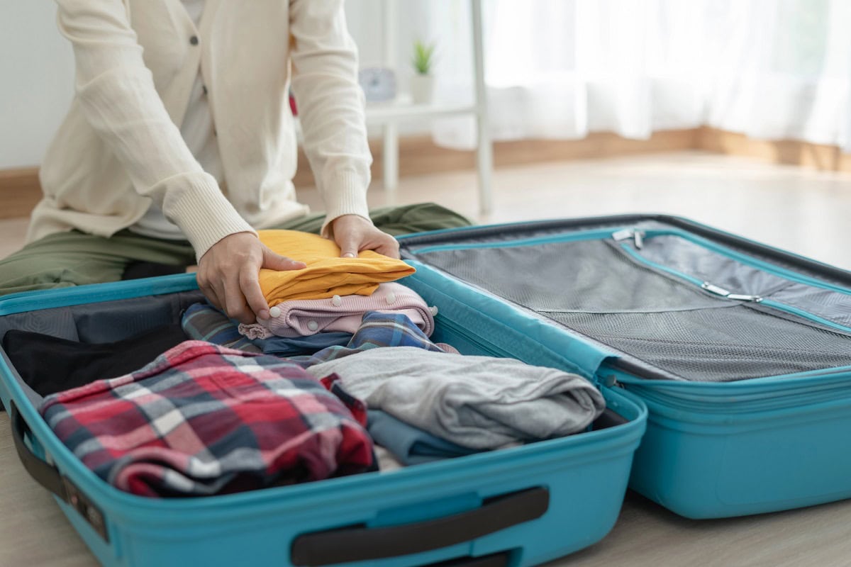 how to pack clothes to save space