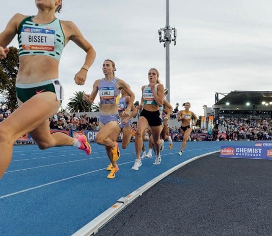 Claudia Hollingsworth Beats a Stacked 800m Field in Melbourne