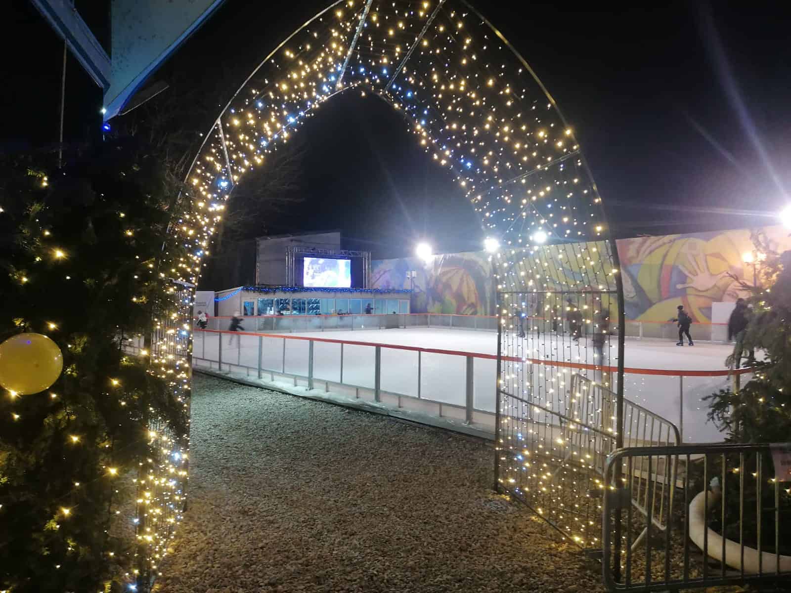 intrare patinoar Parcul Circului Metropolitan