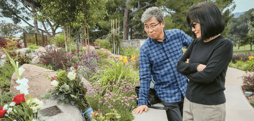 Yang Min visits Forest Lawn for son Yang Yong’s LAPD police shooting anniversary