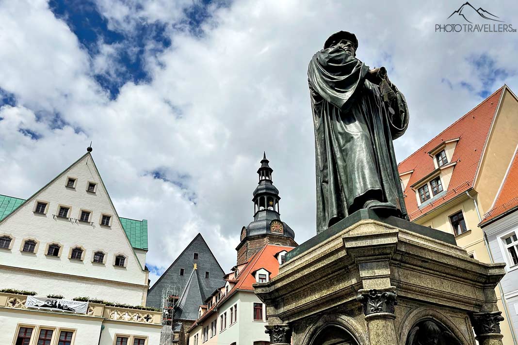 Martin-Luther-Denkmal am Marktplatz in Eisleben