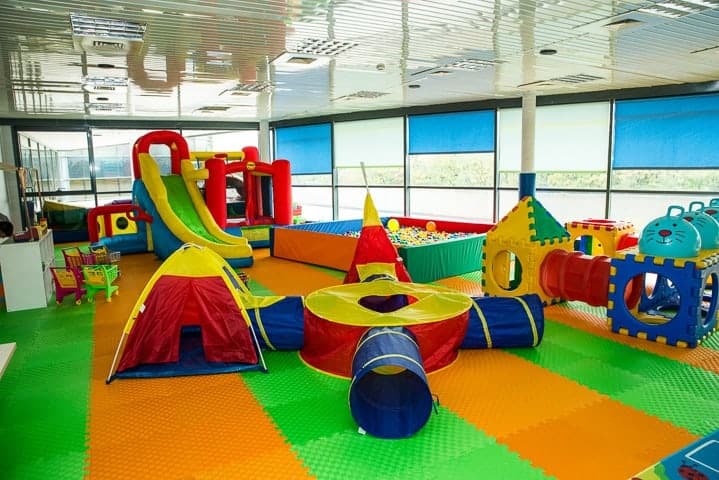 the library restaurant cu loc de joaca 2