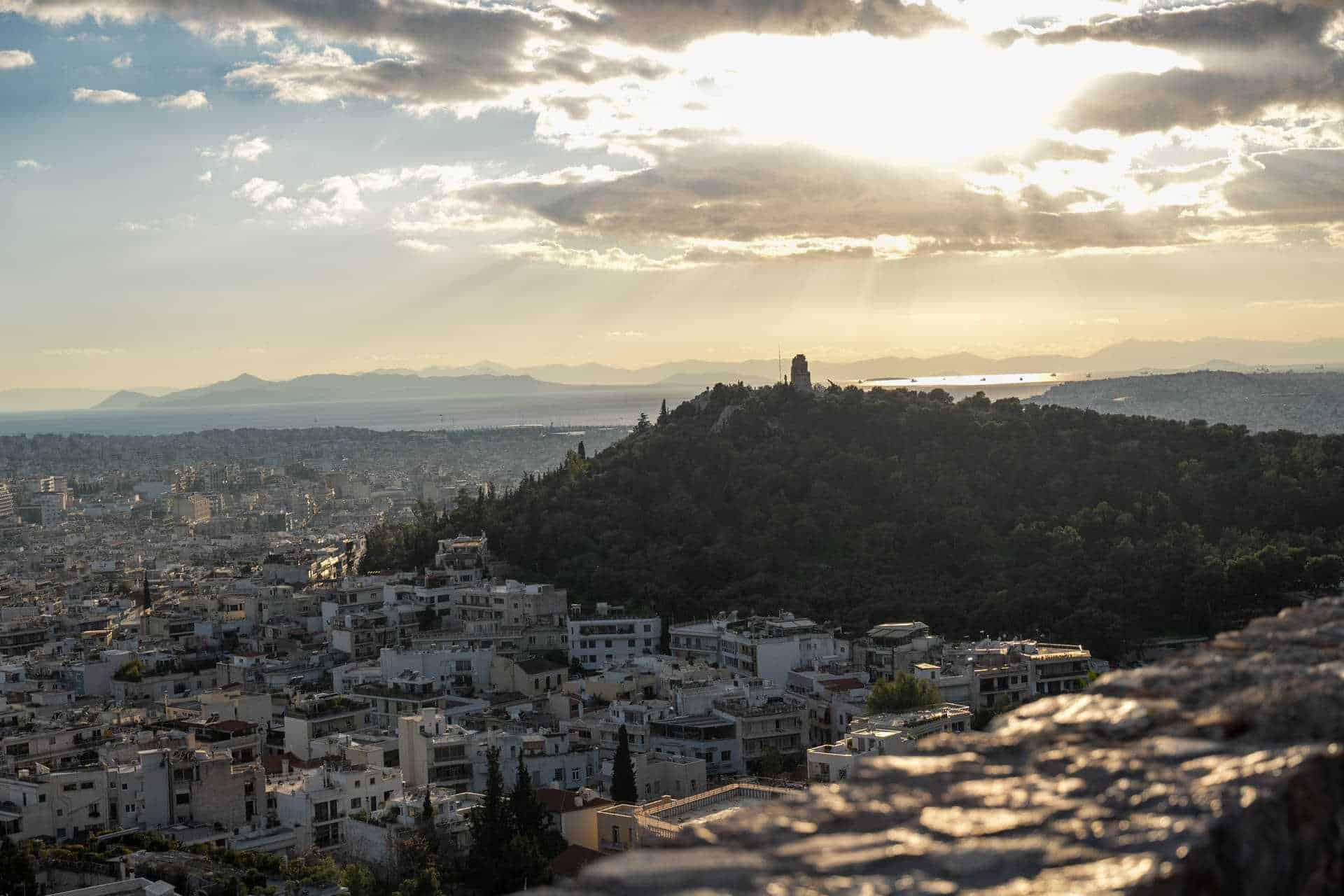 Sonnenuntergang in Athen mit Blick über die Stadt - Griechenland Rundreise Sonnenuntergang in Athen mit Blick über die Stadt - Griechenland Rundreise
