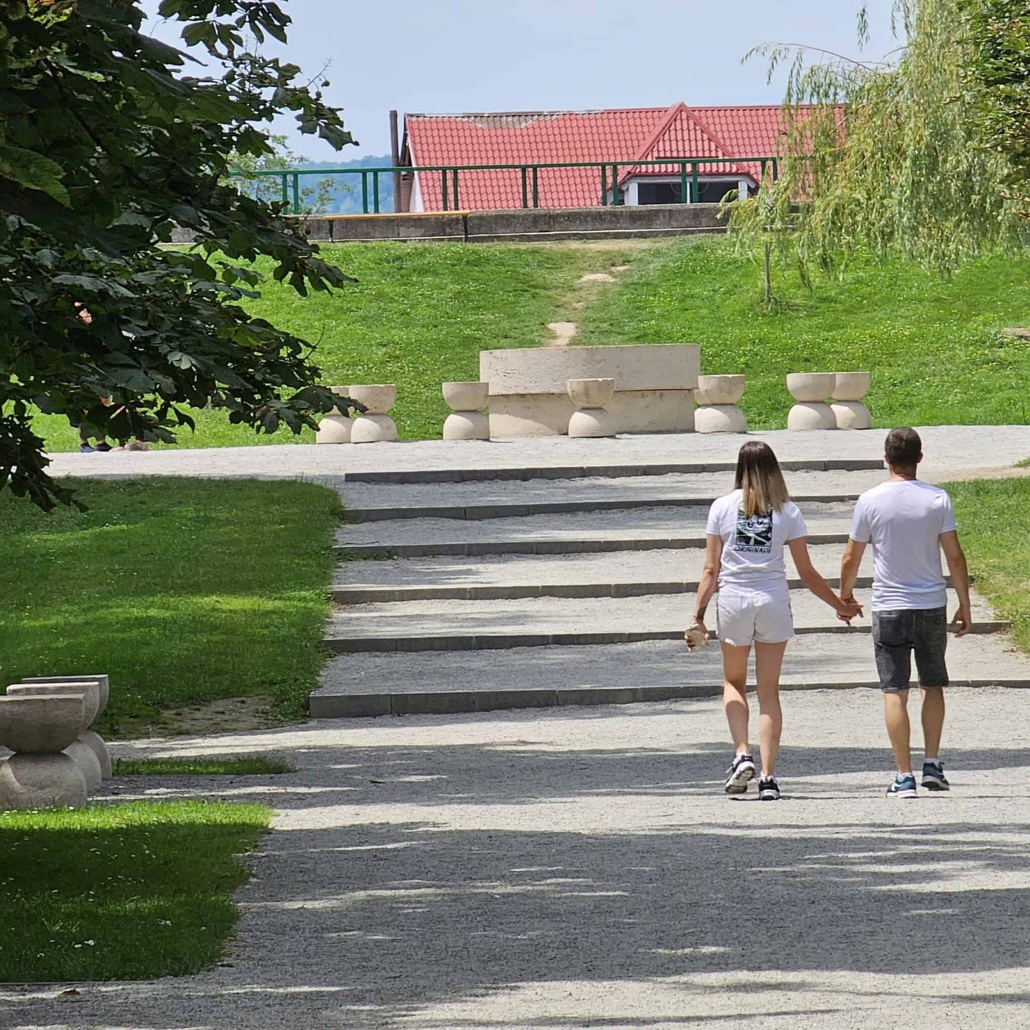 Târgu Jiu - Aleea scaunelor