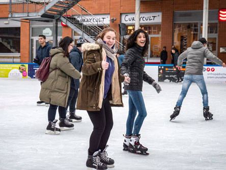 Sommer-Intensivkurs Deutsch in Deutschland 6 kapito-muenster-freizeit-schlittschuh