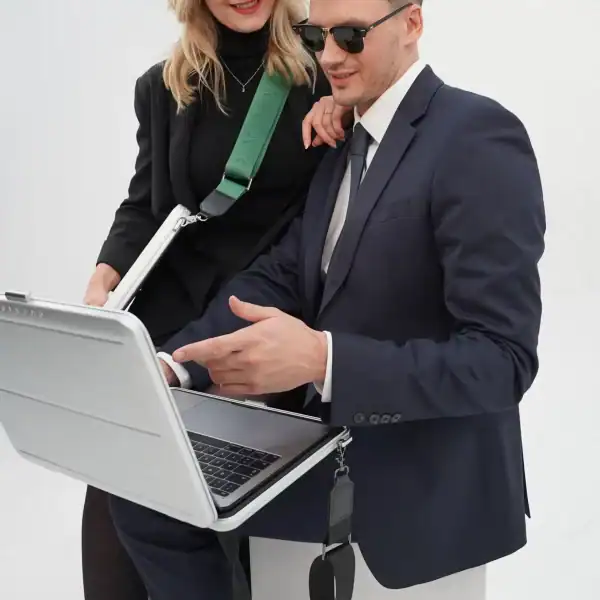 macbook-huelle-stossfest-de