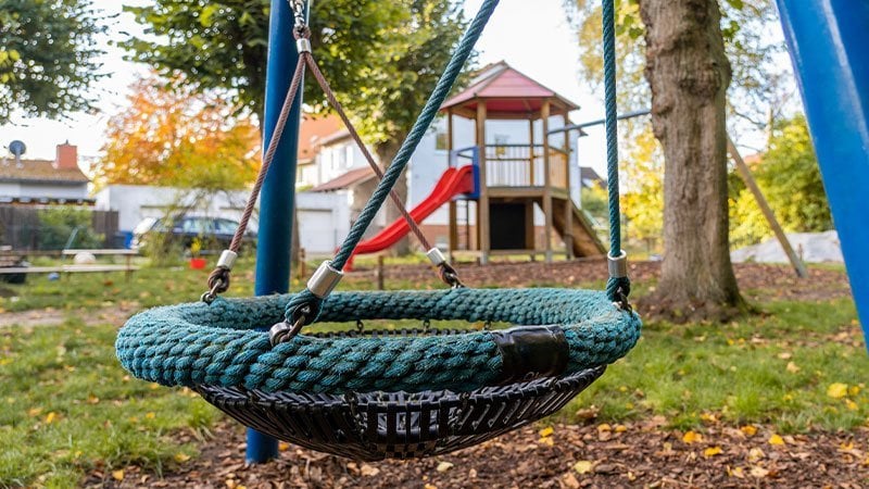Dieses Bild zeigt eine Schaukel