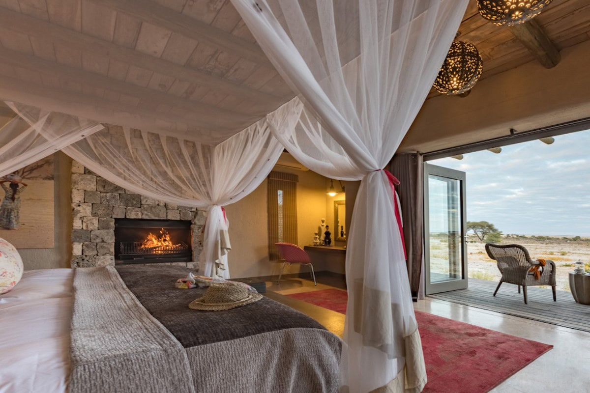 luxury african safari lodge
