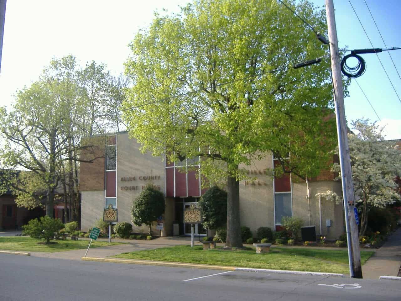 Allen County Courthouse in Scottsville, Kentucky
