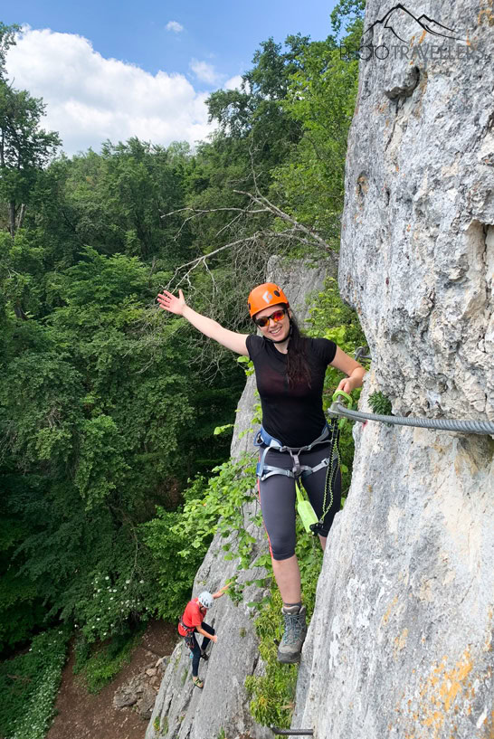 Reisebloggerin Biggi Bauer auf dem Oberlandsteig im Altmühltal
