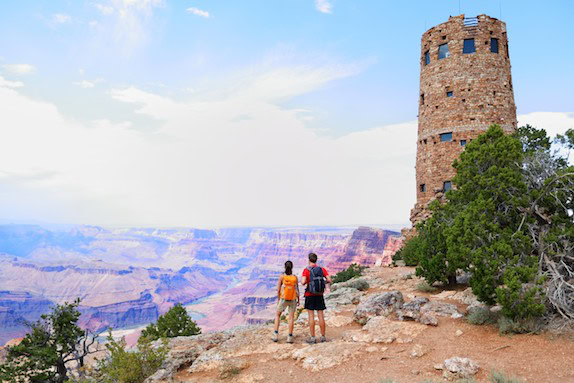 hiking desert view watchtower_124661821