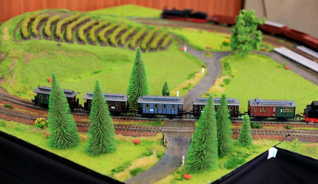 cu copilul la Muzeul CFR diorama cu copilul la Muzeul CFR diorama