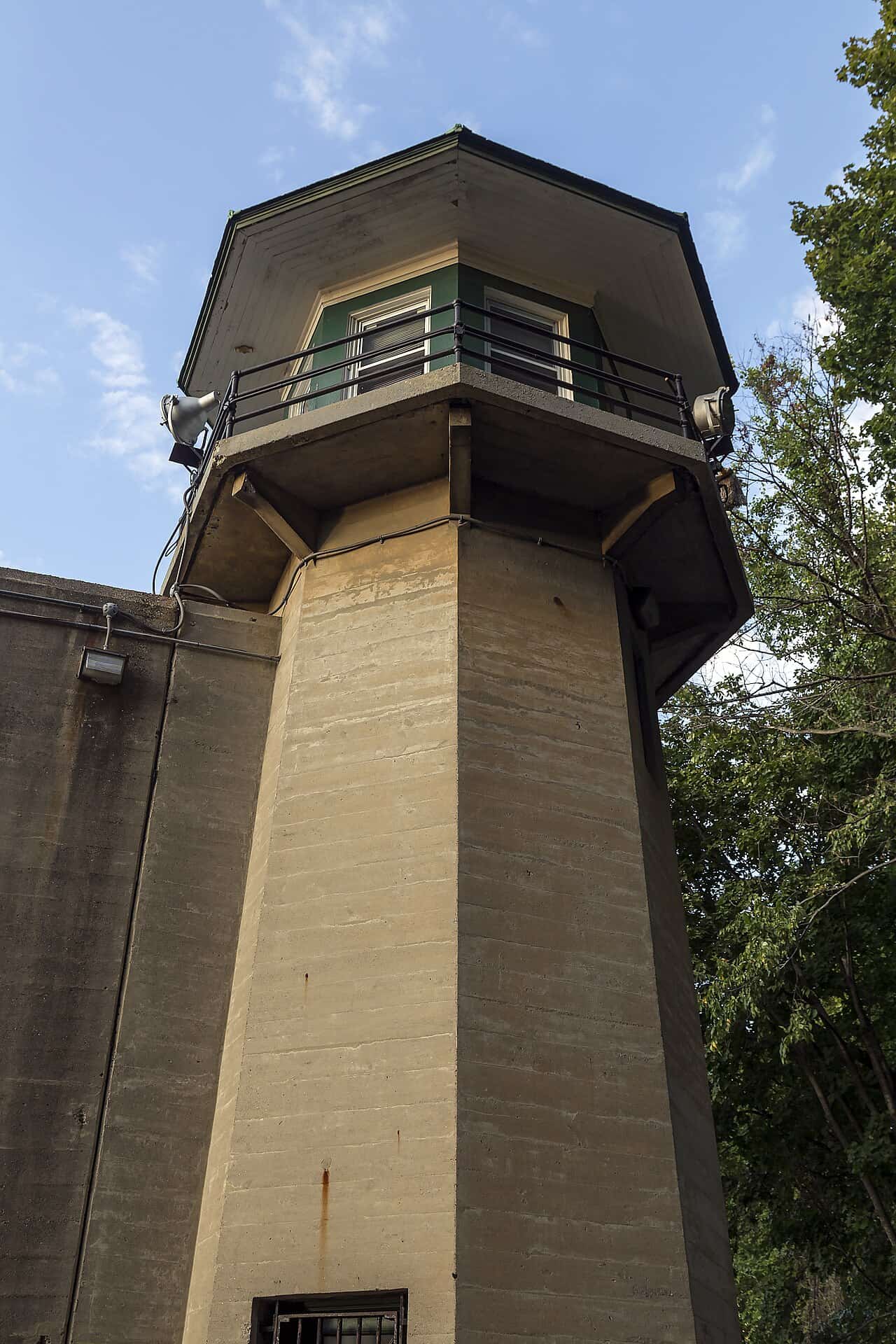 A guard tower at Sing Sing prison, Ossining, New York, 2014. Fernandez and Beck were executed at Sing Sing on March 8, 1