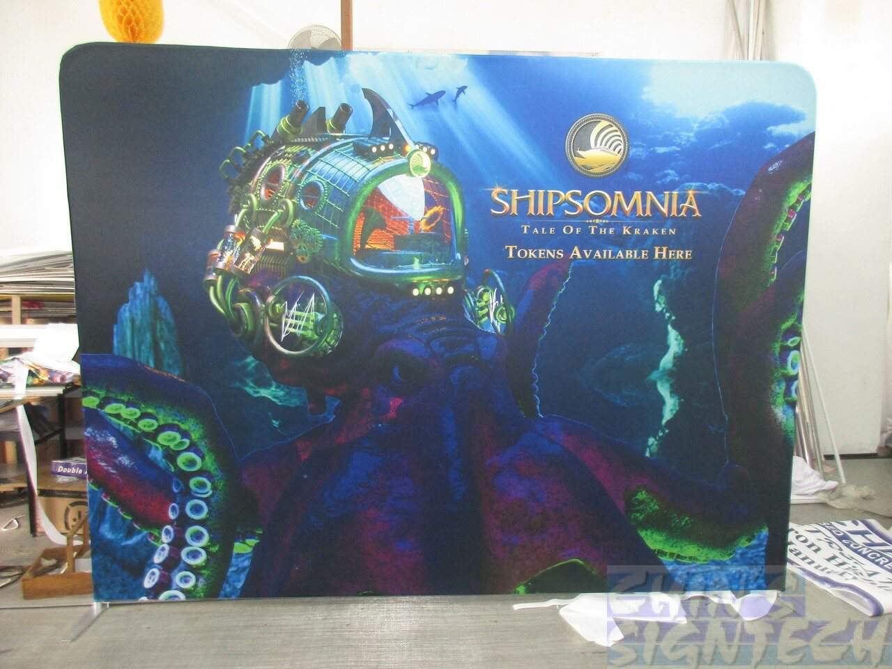 116 W x 89.76 H(295cm W x 228cm H) Fabric backdrop with Octopus graphic