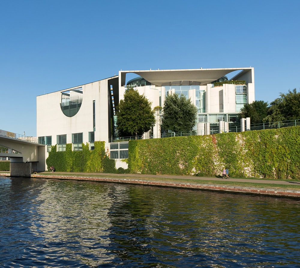 Spreefahrten Berlin Friedrichstraße - Bundeskanzleramt Spreefahrten Berlin Friedrichstraße - Bundeskanzleramt