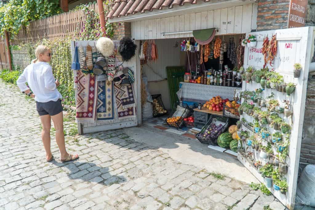 uliczka na rynku w sighnaghi