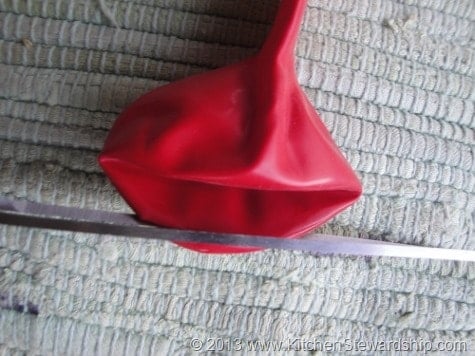 Make Christmas trees and candy canes out of fruits and vegetables! Christmas party ideas including games, real food, and crafts for elementary school kids. Kids party game balloon marshmallow poppers