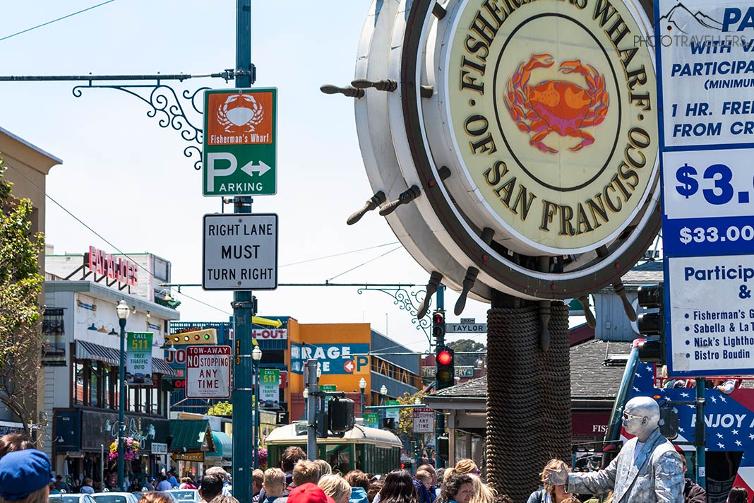 Menschen am Fisherman's Wharf in San Francisco