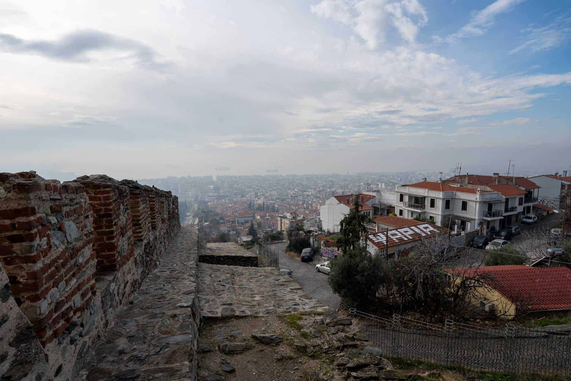 Blick auf Thessaloniki mit Stadtmauer - Griechenland Rundreise Blick auf Thessaloniki mit Stadtmauer - Griechenland Rundreise