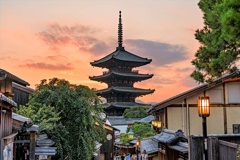 startseite-japan-reiseroute-2 Die Yasaka Pagoda in Kyoto im Abendlicht