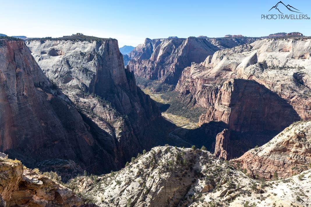 Der Blick vom Observation Point in den Zion Canyon mit Angels Landing