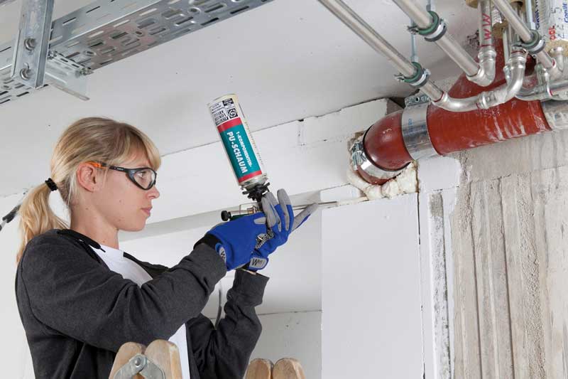 Bauschaum – Fluch und Segen von Montageschaum Mauerdurchbruch mit Bauschaum verfüllen