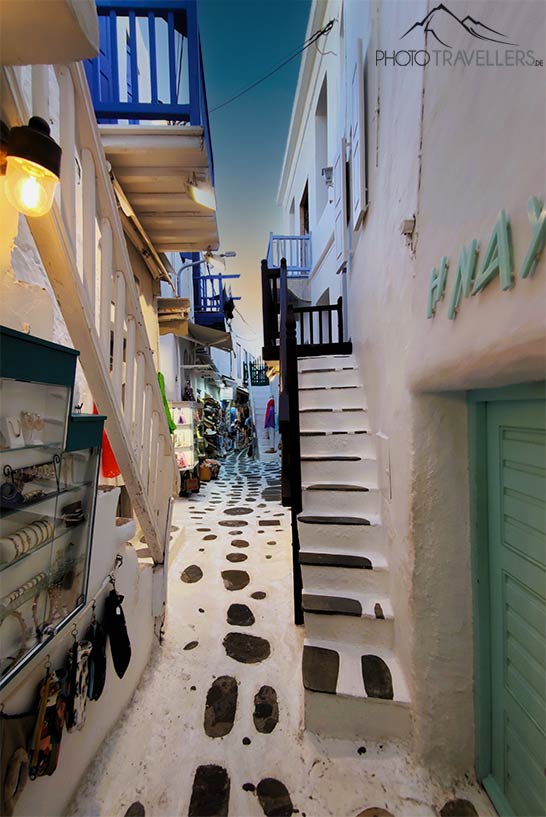 Kleine Shops reihen sich in den engen Gassen in der Chora von Mykonos