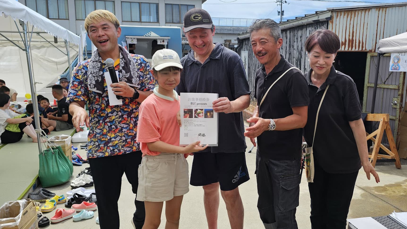 暮匠の住宅展示会で実感!アットホームな10周年感謝祭レポート【富山県砺波市】 4 マジシャンコンプレッサーが抽選会の司会