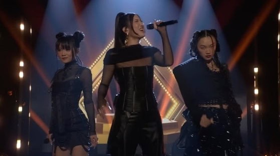 Singers EJAE, Audrey Nuna, and Rei Ami perform “Golden” from Netflix’s KPop Demon Hunters on The Tonight Show Starring Jimmy Fallon on Oct. 7, highlighting HUNTR/X’s live debut momentum.