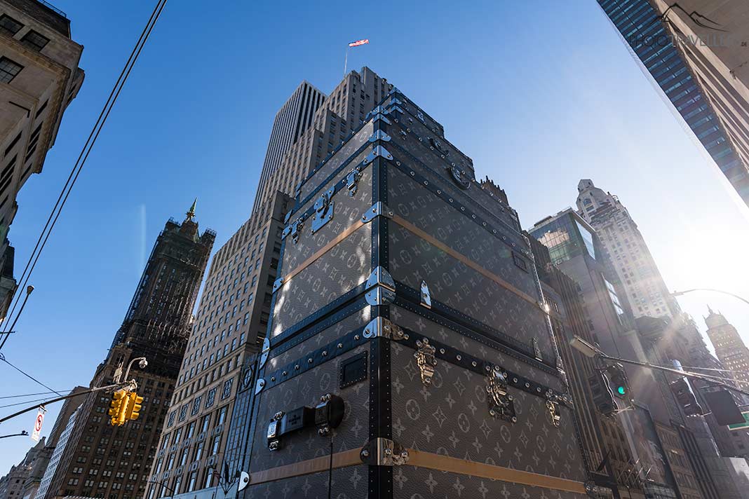 Der riesige Louis-Vuitton-Koffer in der Fifth Avenue in New York