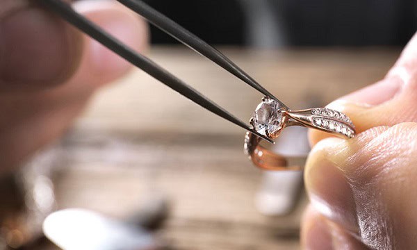 appraising a diamond ring