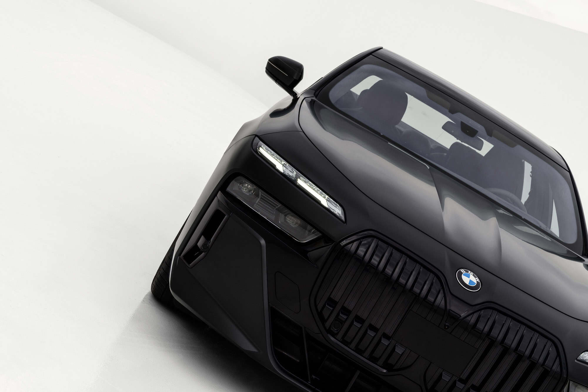 P90458162 highRes the new bmw 760i xdr