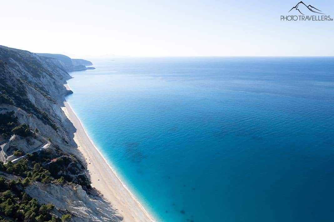 Der Egremni Beach auf Lefkada aus der Luft