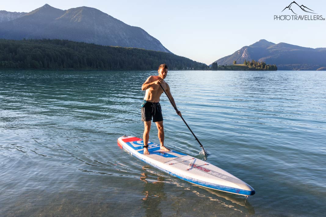 Flo auf einem SUP auf dem Walchensee
