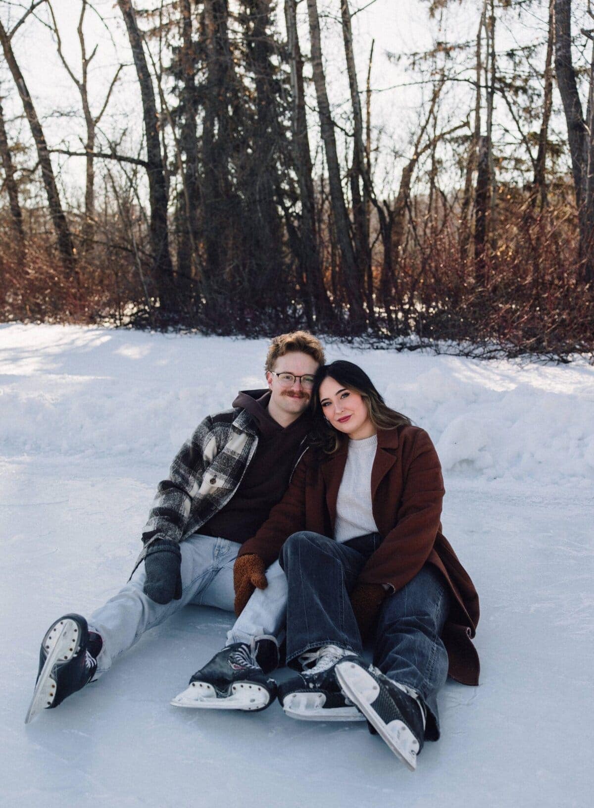 couple looking for photos