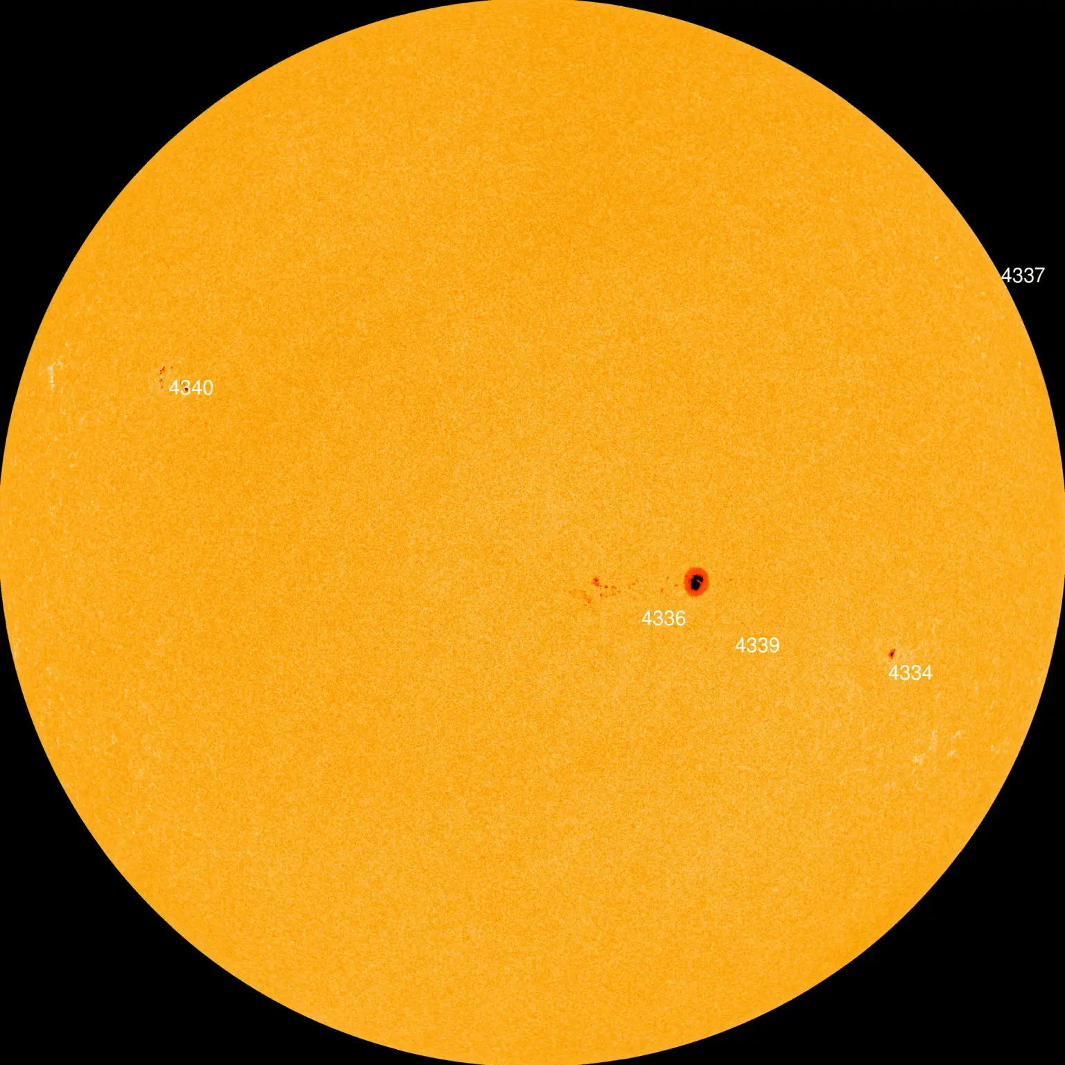 Aktuelles Weltraumwetter 12. Januar 2026 3 Aktuell sichtbare Sonnenflecken 12.01.2026