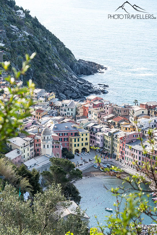 Der Blick vom Sentiero Azzurro auf Vernazza