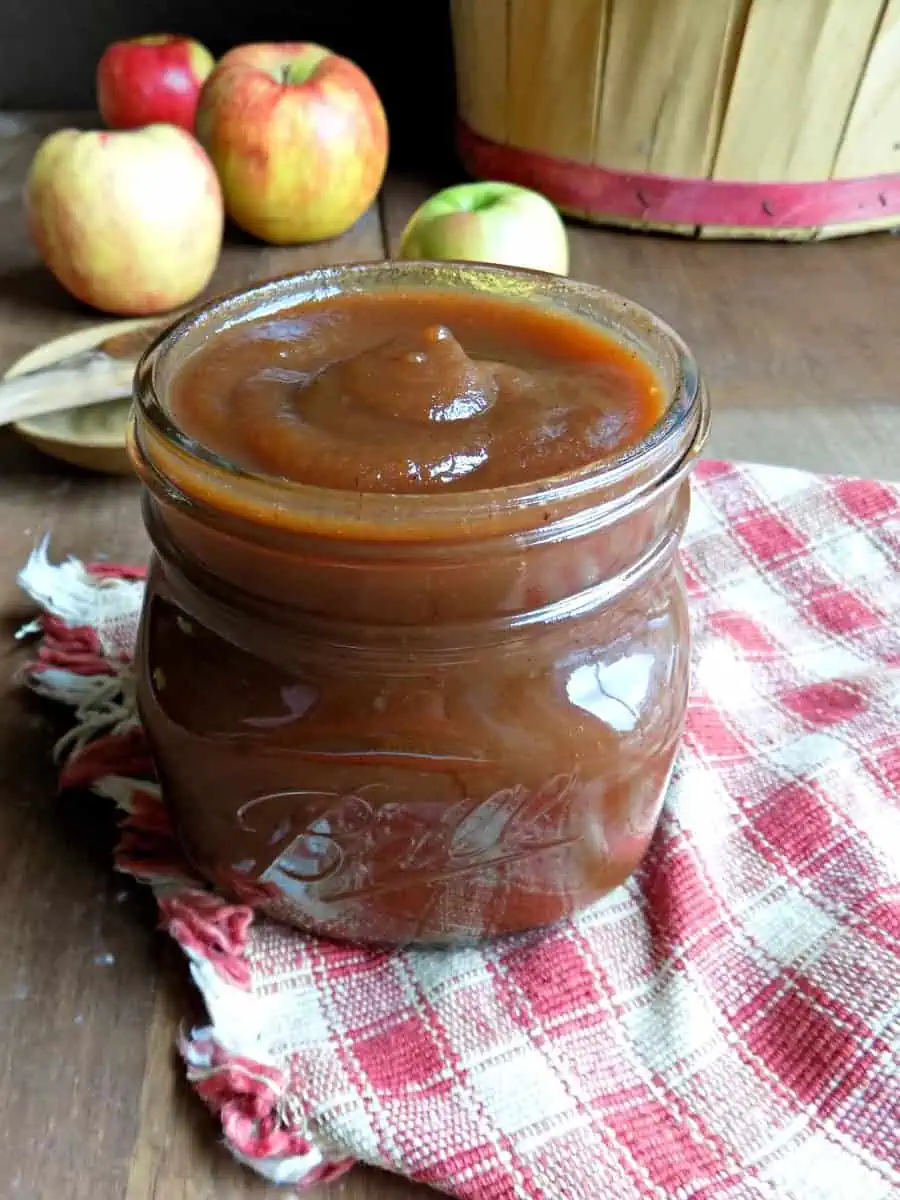 Easy Apple Butter Recipe. Turn applesauce into apple butter using your crock pot.