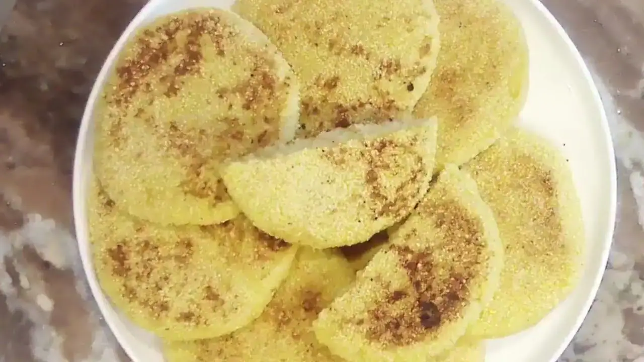 Harcha galette marocaine sans guten, sans maïs Harcha marocaine sans gluten, sans maïs et sans riz, moelleuse et dorée.