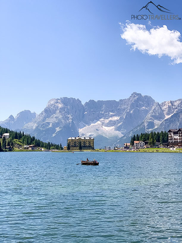 Ein Ruderboot auf dem Misurinasee