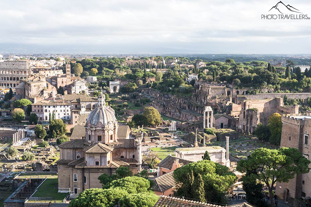 Der Blick vom Viktor-Emanuelsdenkmal auf das Forum Romanum