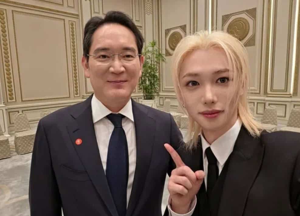 Felix Samsung Selfie