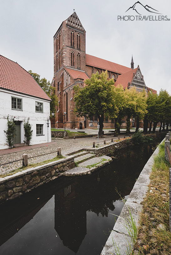 Die Grube und dahinter St. Nikolai