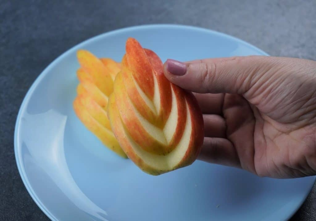Apfel Fächer schneiden für die Brotdose Kinder